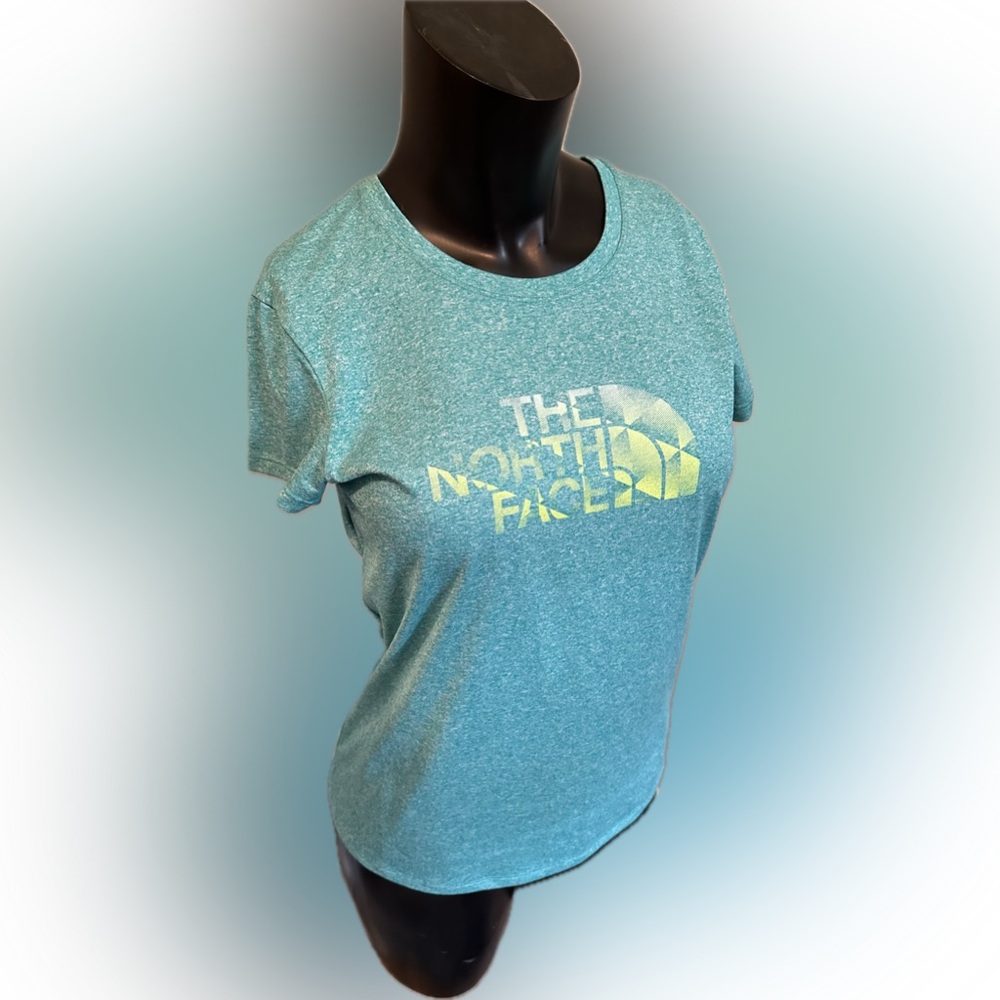 The North Face moisture wicking tech tee Teal women’s Small NWOT NEW